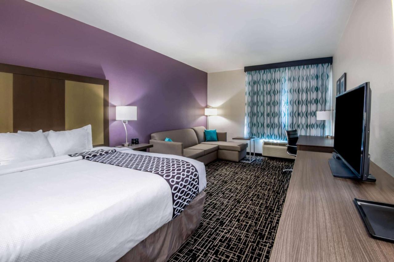 La Quinta By Wyndham Pampa Hotell Exteriör bild